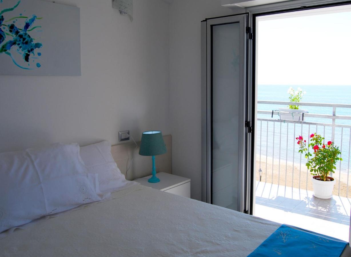 B&B Capo Rizzuto Fronte Mare Εξωτερικό φωτογραφία
