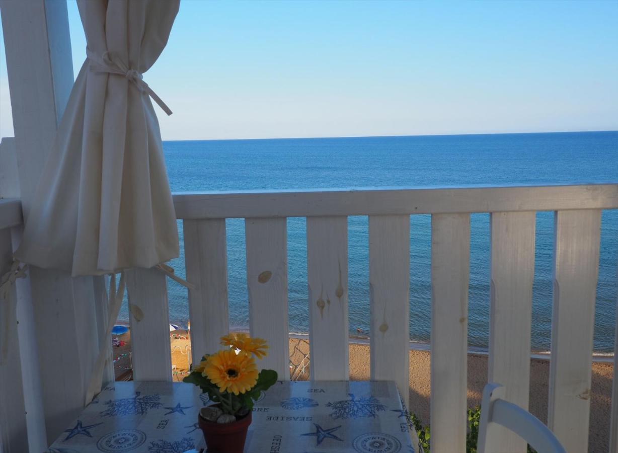 B&B Capo Rizzuto Fronte Mare Εξωτερικό φωτογραφία
